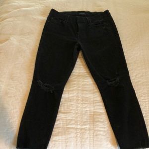 Black distressed mother jeans. Looked Ankle fray.